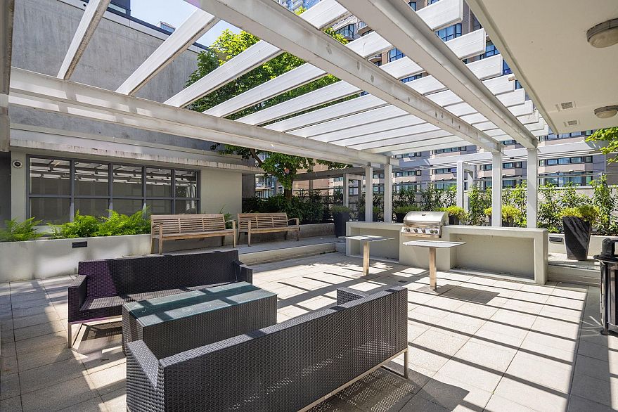 1206 1205 Howe Street