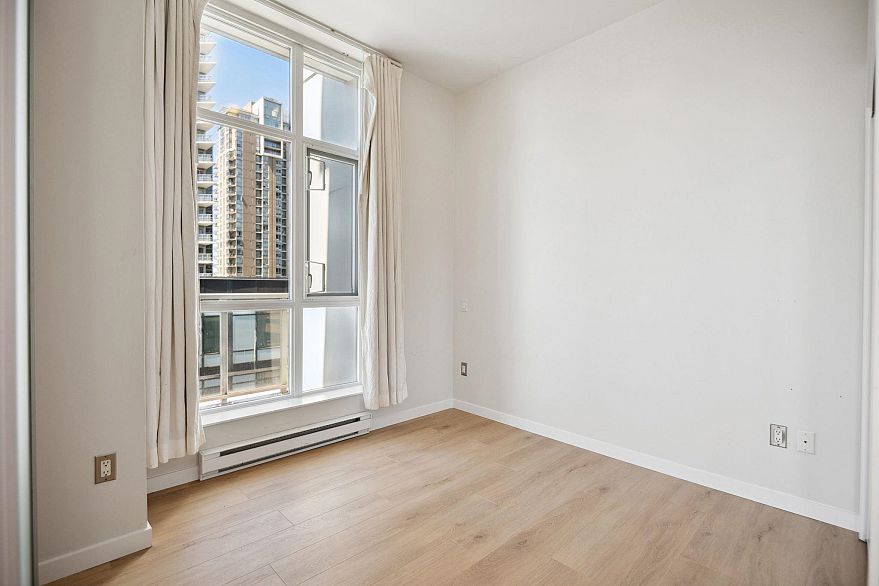 1206 1205 Howe Street