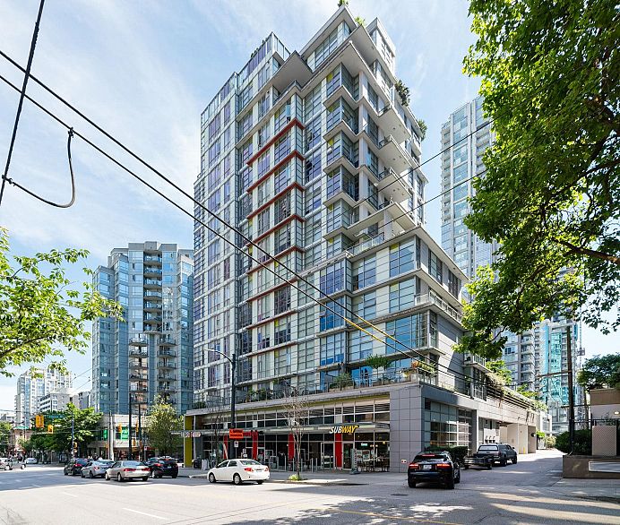 1206 1205 Howe Street