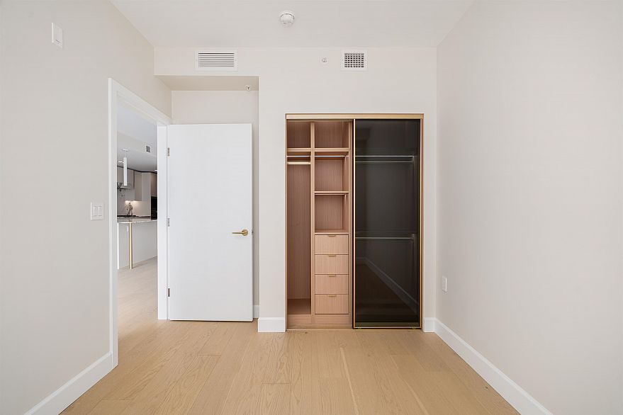 303 3668 W 10th Avenue