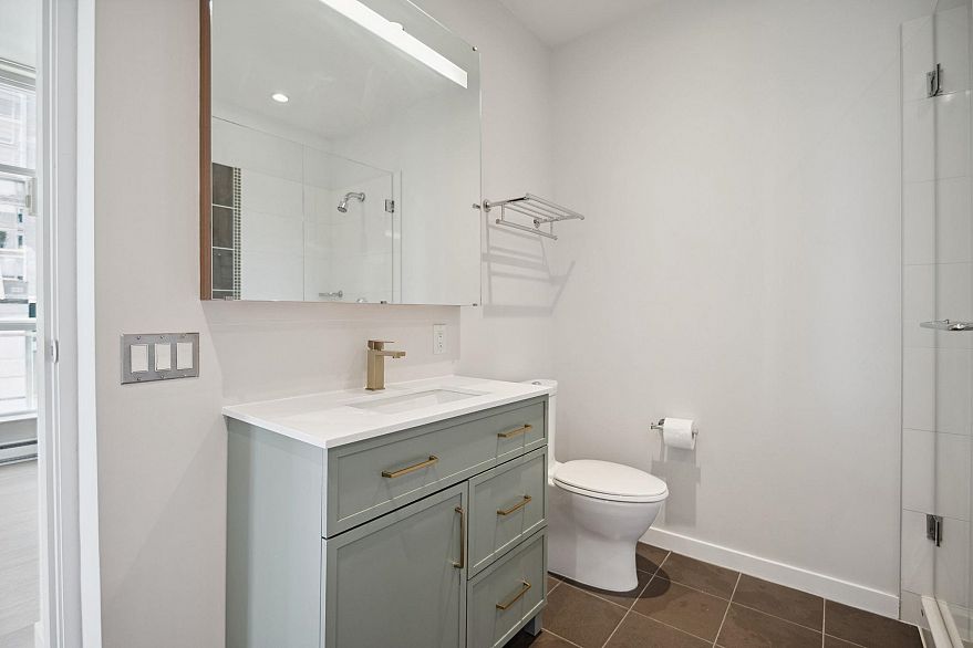 1206 1205 Howe Street