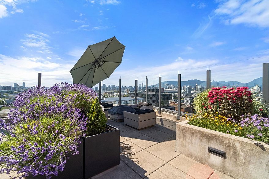 805 209 East 7th Avenue