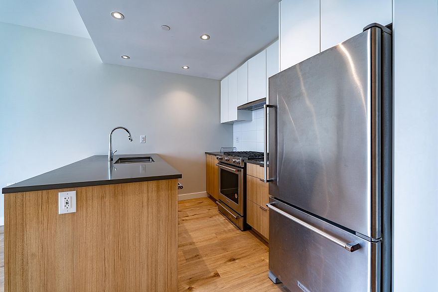 324 3430 E Kent Avenue