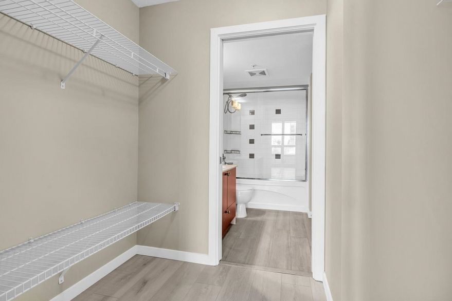 1008 933 Hornby Street