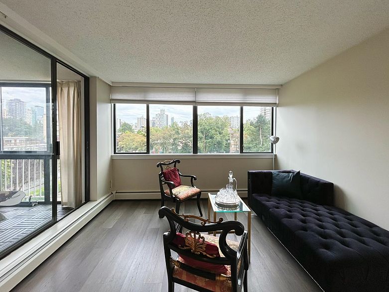 606 1740 Comox Street