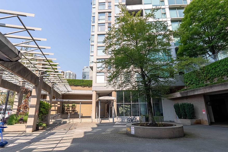 1203 1008 Cambie Street