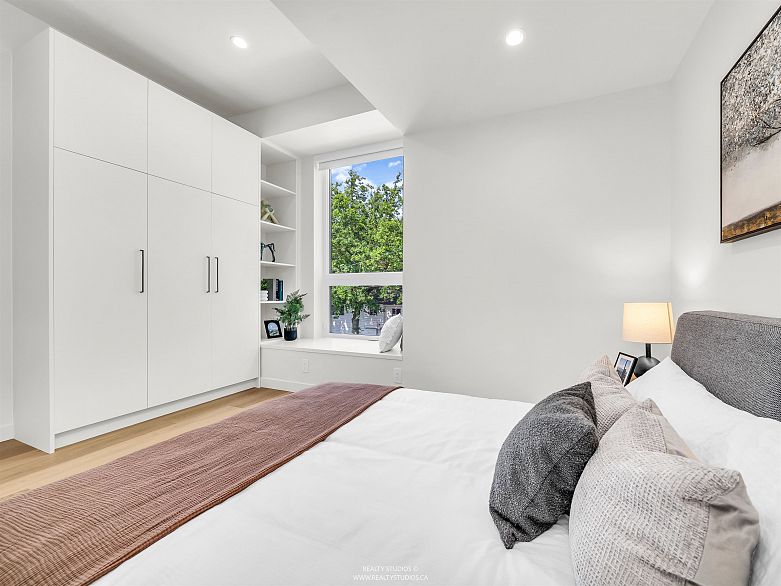 1 1120 E 23rd Avenue