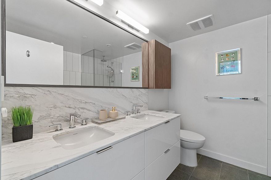 805 209 East 7th Avenue