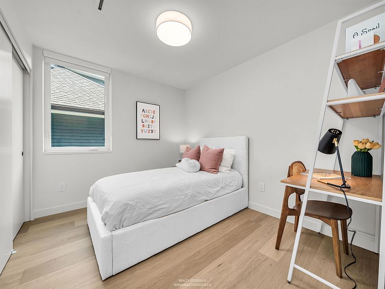 1 1120 E 23rd Avenue