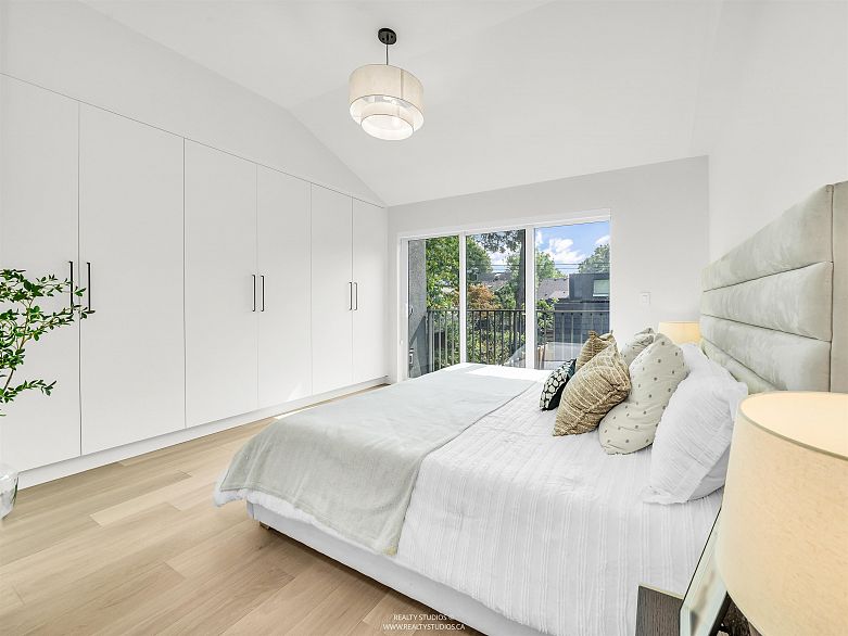 1 1120 E 23rd Avenue