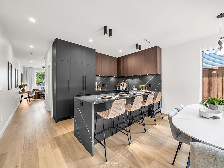 1 1120 E 23rd Avenue