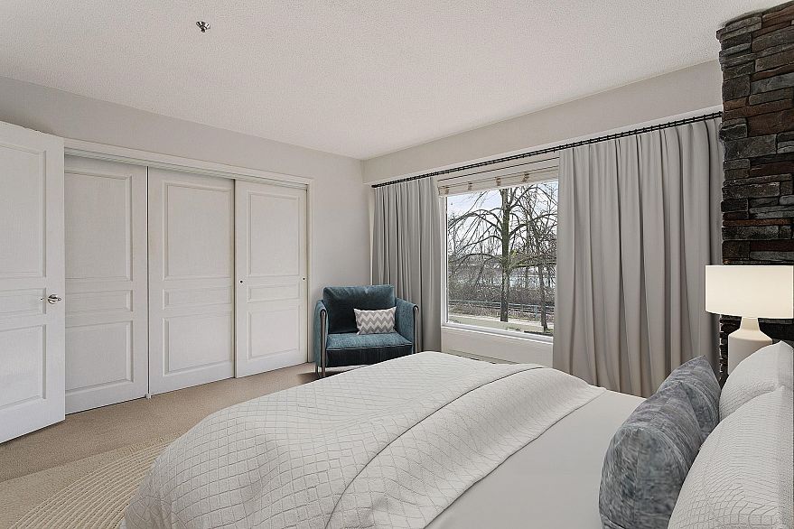 28 2723 E Kent Avenue North