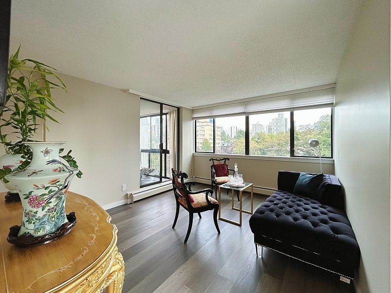 606 1740 Comox Street