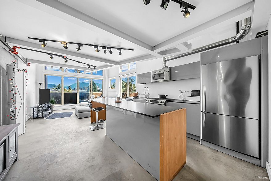 404 1529 W 6th Avenue