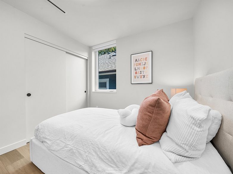 1 1120 E 23rd Avenue