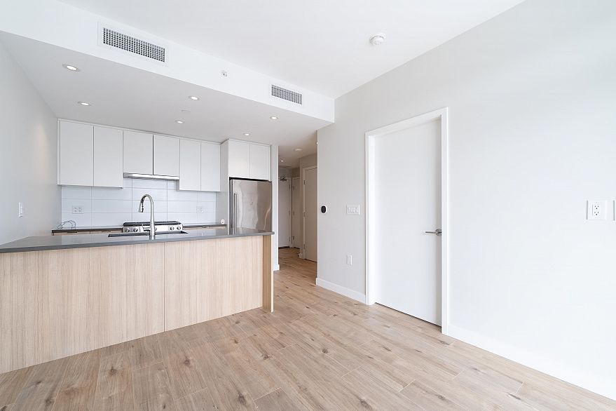 324 3430 E Kent Avenue