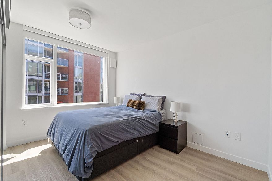 805 209 East 7th Avenue