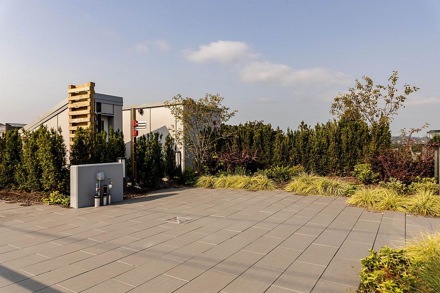 402 2888 Arbutus Street