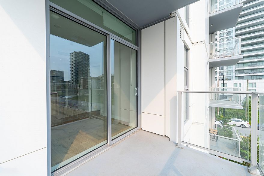 324 3430 E Kent Avenue