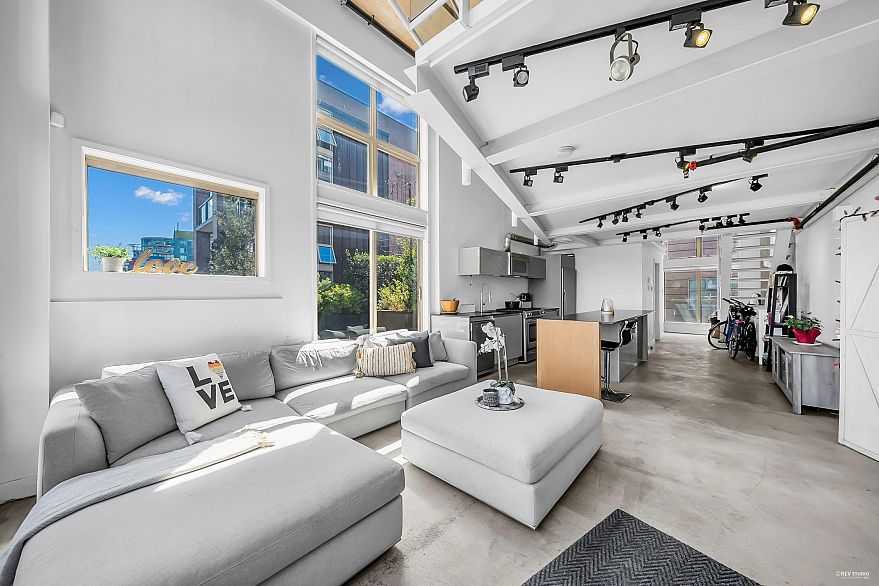 404 1529 W 6th Avenue