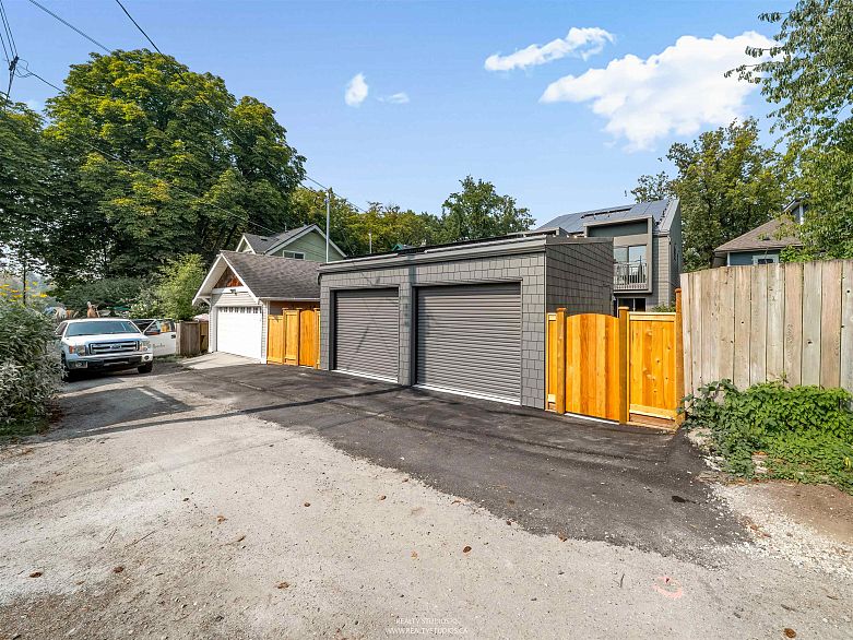 1 1120 E 23rd Avenue