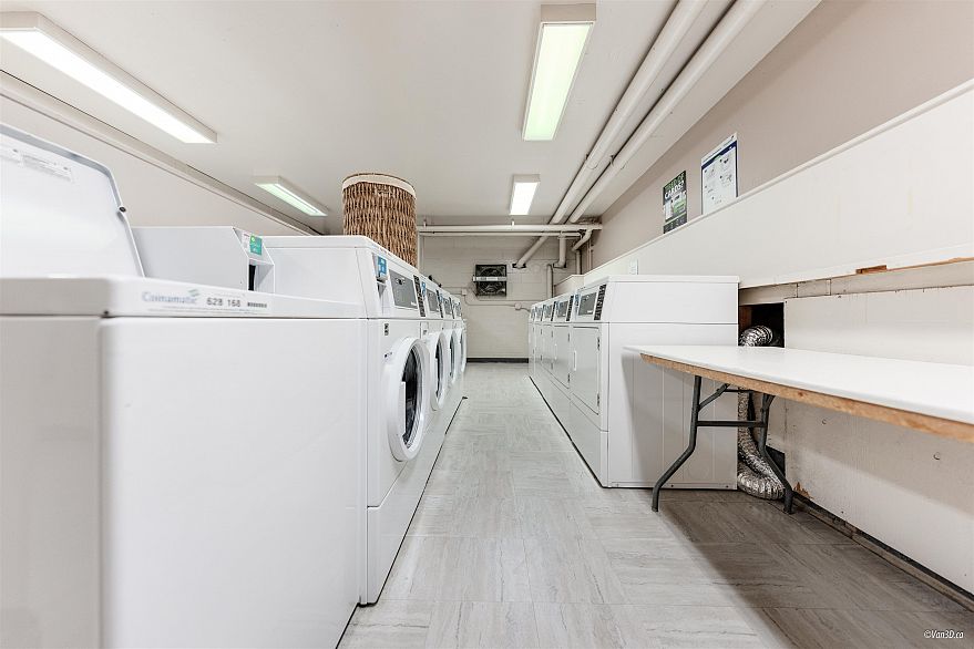 914 950 Drake Street