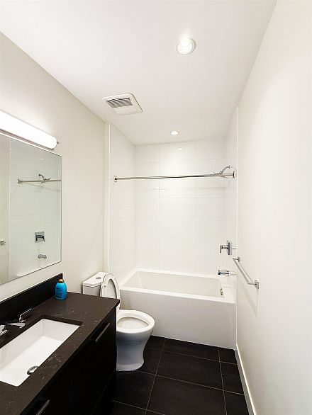 1702 8533 River District Crossing