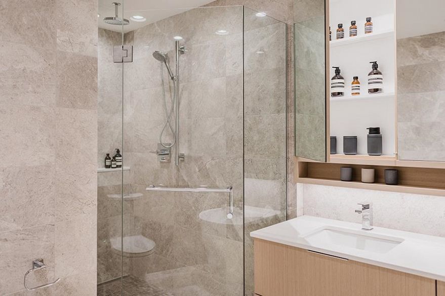 2304 485 W 42nd Avenue