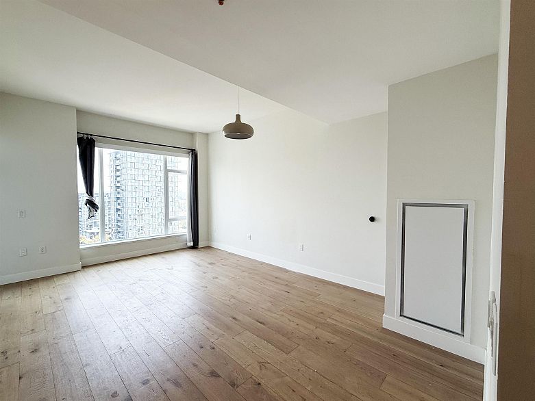 1702 8533 River District Crossing