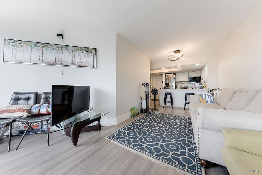 914 950 Drake Street