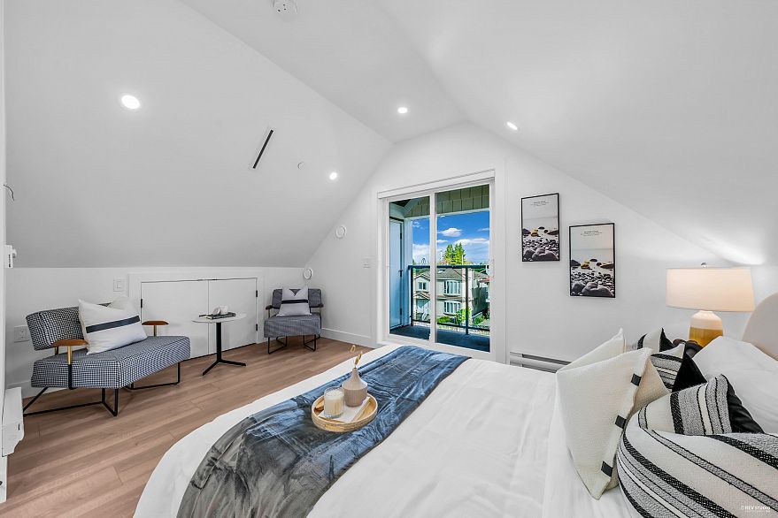 2 3344 Adanac Street