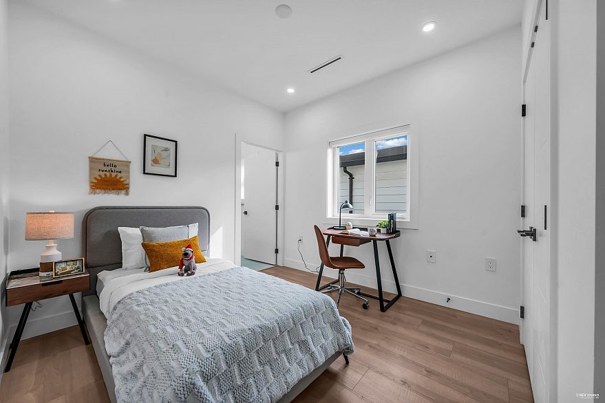 2 3344 Adanac Street