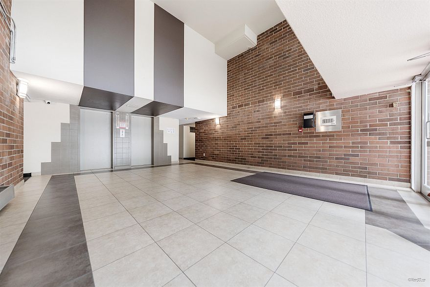 914 950 Drake Street