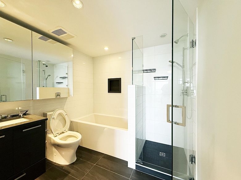 1702 8533 River District Crossing