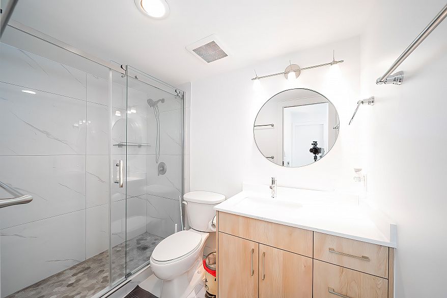 3 488 Jackson Avenue