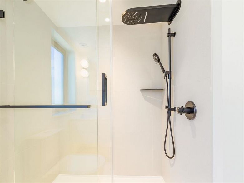 51 550 W 28th Avenue