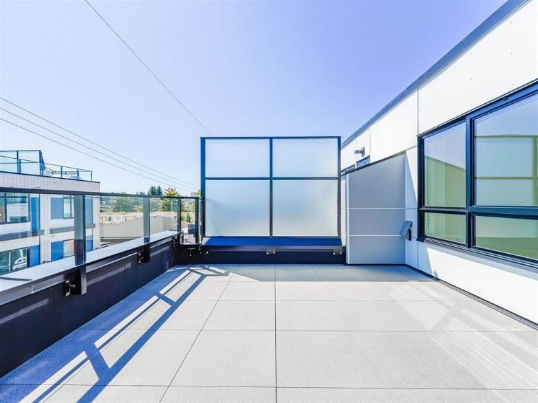 51 550 W 28th Avenue