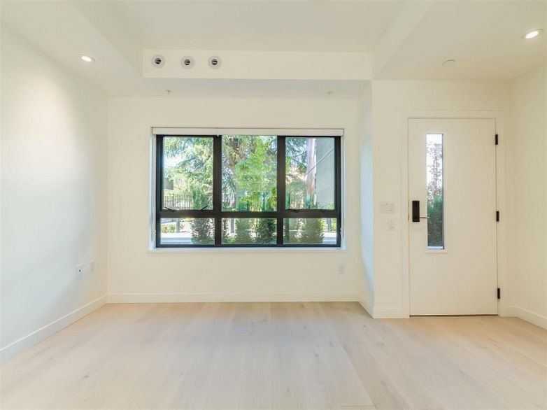 51 550 W 28th Avenue