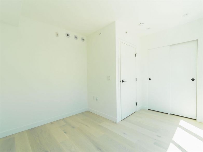 51 550 W 28th Avenue