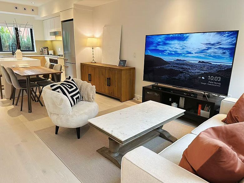 51 550 W 28th Avenue