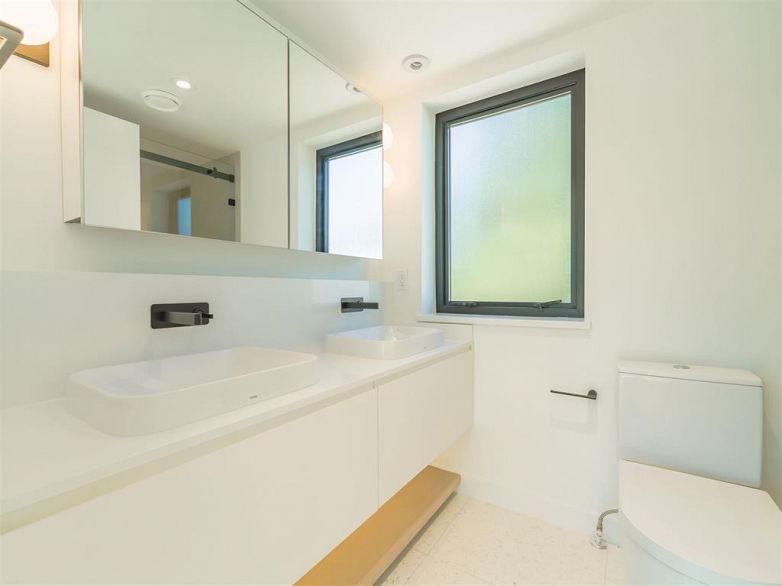 51 550 W 28th Avenue