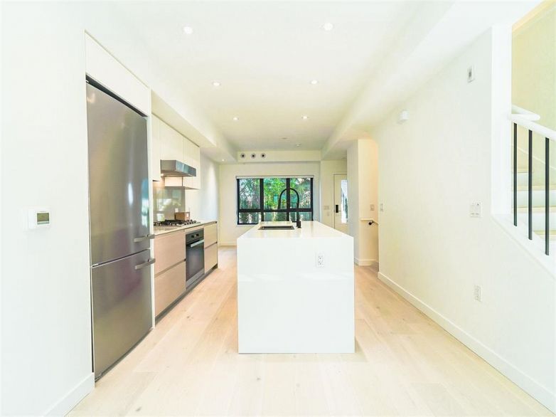 51 550 W 28th Avenue