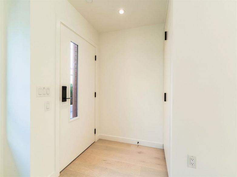 51 550 W 28th Avenue