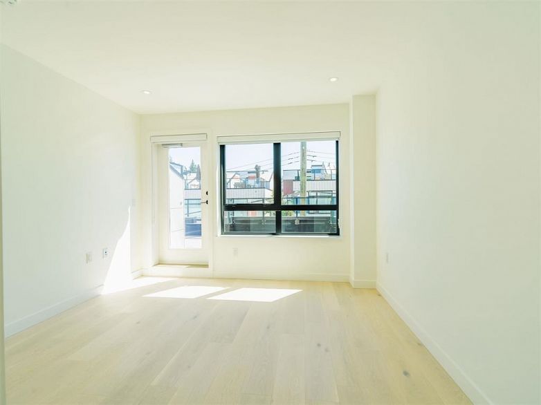 51 550 W 28th Avenue