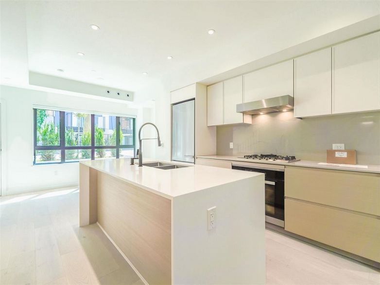 51 550 W 28th Avenue