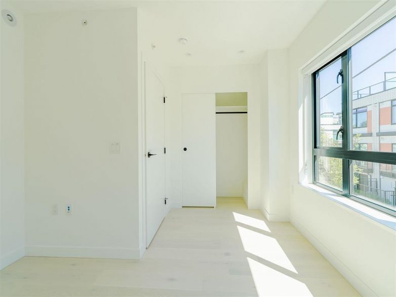 51 550 W 28th Avenue