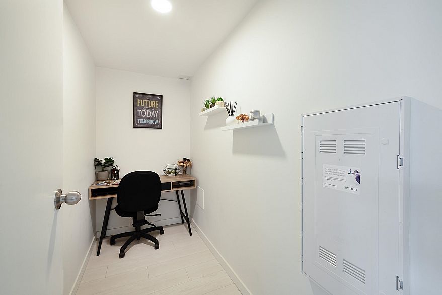 606 180 E 2nd Avenue