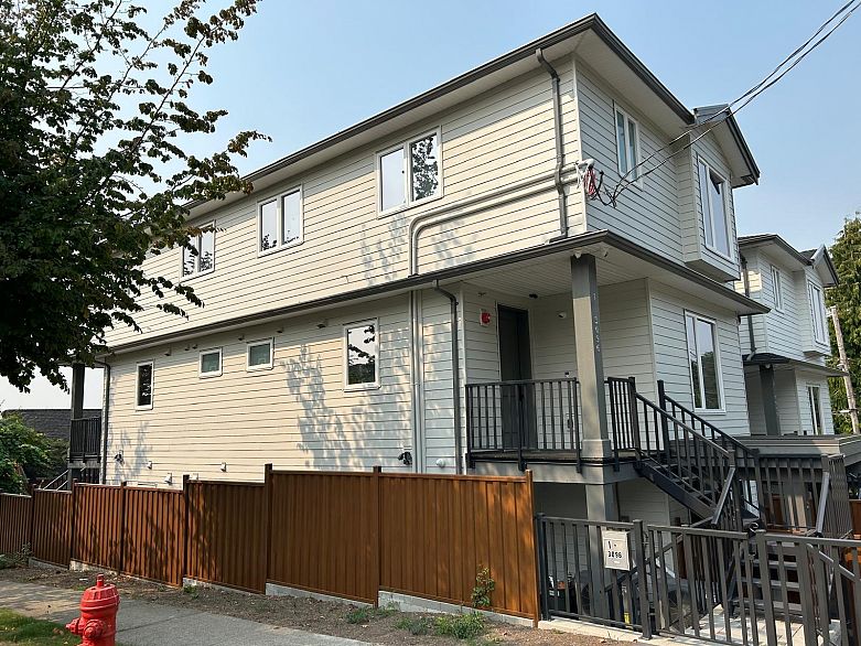 2 3096 Vanness Avenue