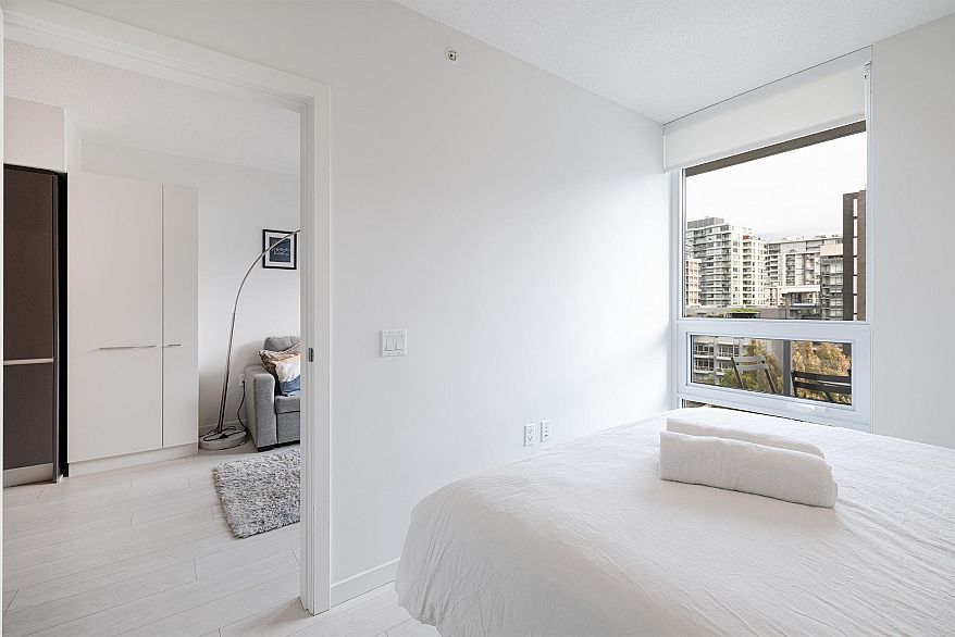 606 180 E 2nd Avenue