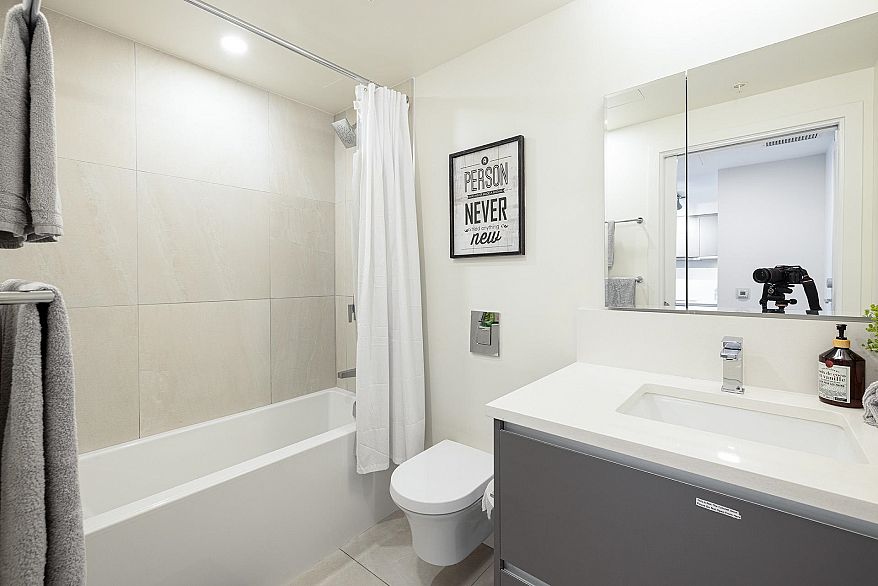 606 180 E 2nd Avenue